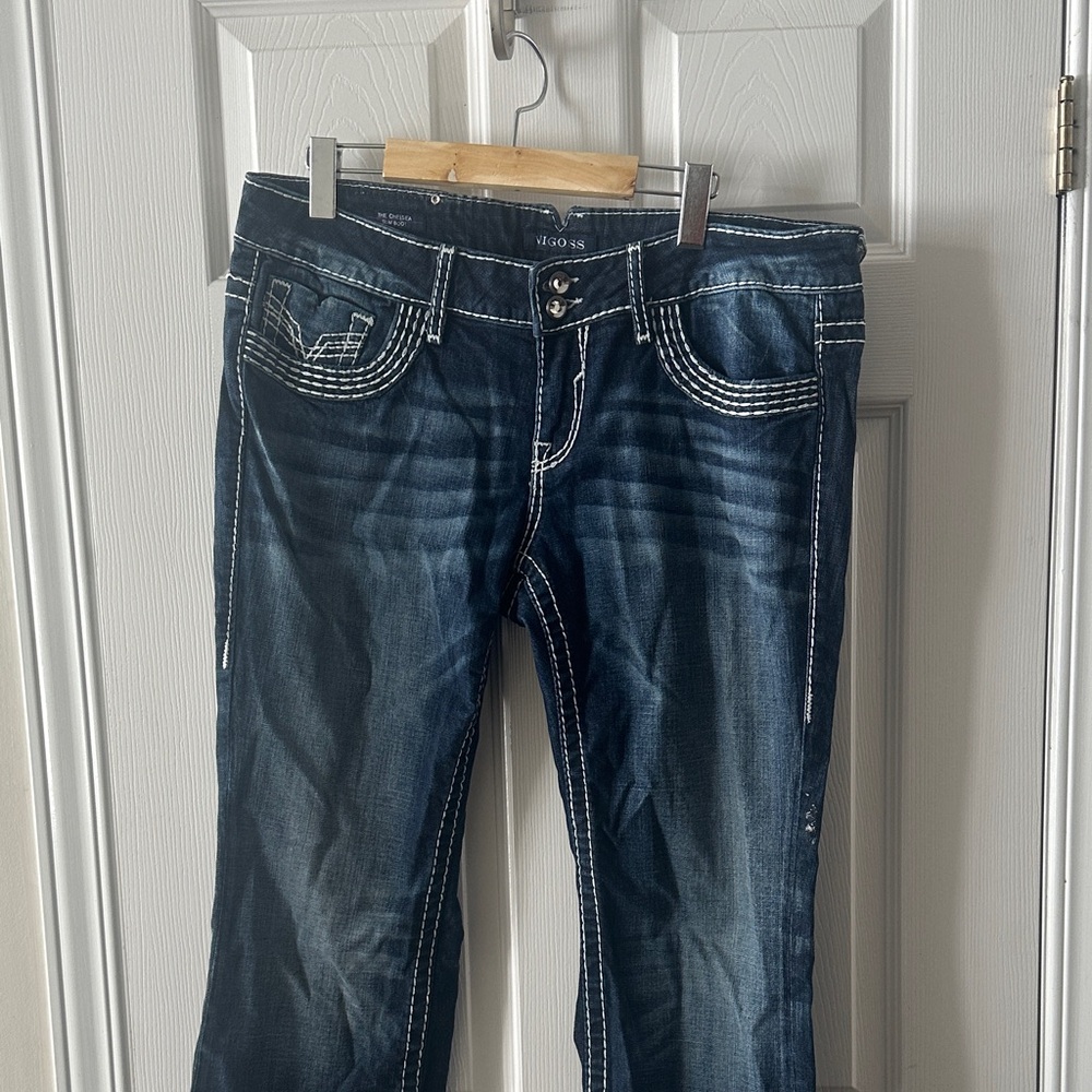 Dark Wash Women’s Jeans with Contrast Stitching